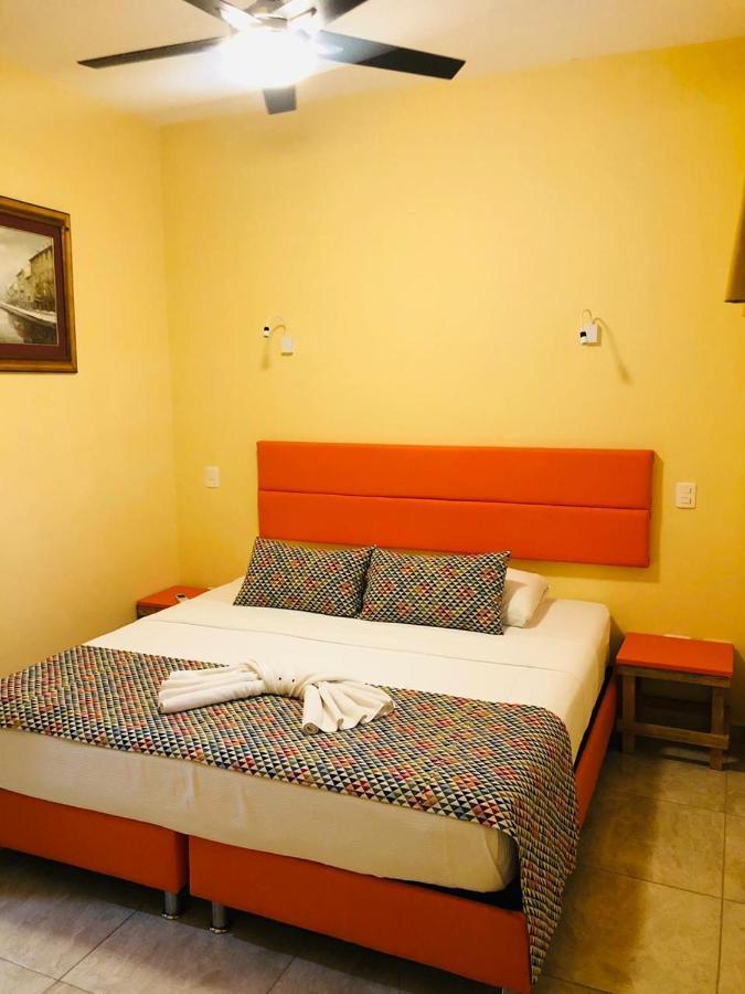 Hotel Arcoiris Tulum Pueblo Buitenkant foto